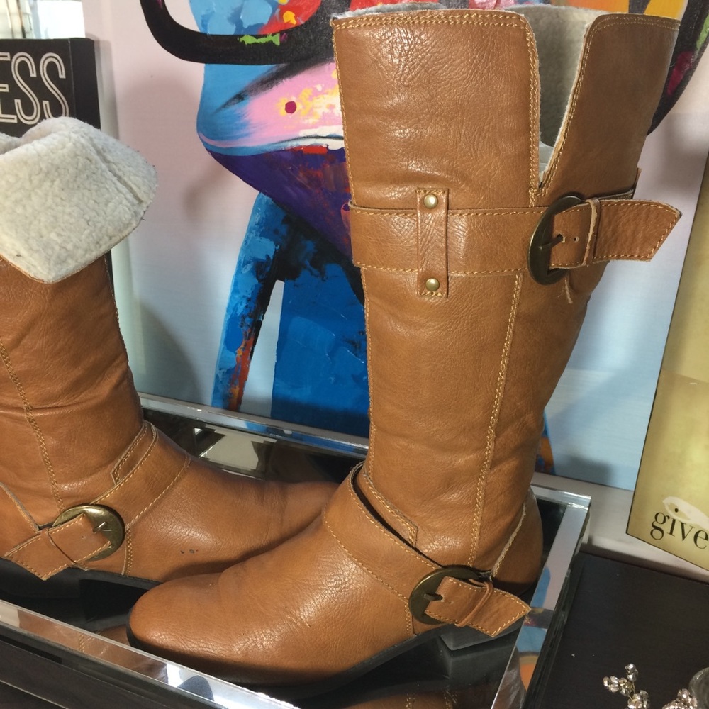🍑Cute Caramel Boots with Buckles! Size 8
